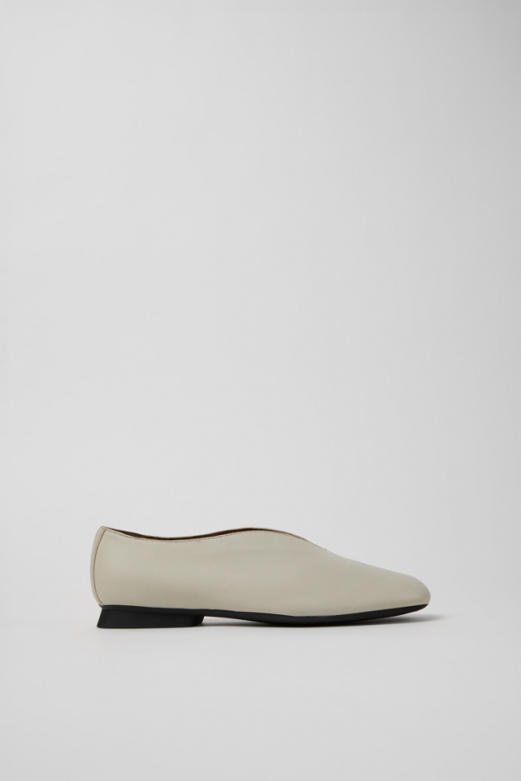 Neu Eingetroffen Camper Casi Myra - Grauer Lederschuh für Damen. Neu Eingetroffen Camper Casi Myra - Grauer Lederschuh für Damen.