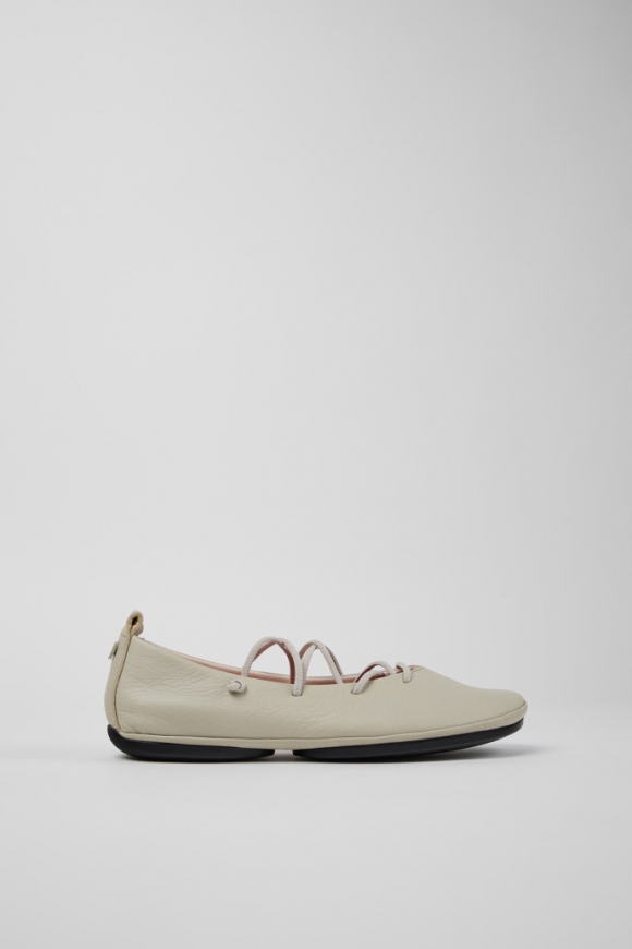 Neu Eingetroffen Camper Right Nina - Grauer Ballerina aus Leder für Damen.