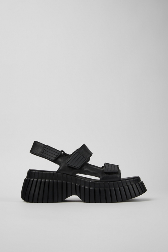 Neu Eingetroffen Camper BCN - Schwarze Ledersandale für Damen. Neu Eingetroffen Camper BCN - Schwarze Ledersandale für Damen.
