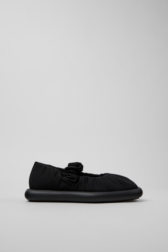 Neu Eingetroffen Camper Onda - Schwarzer Ballerina aus recyceltem PET für Damen. Neu Eingetroffen Camper Onda - Schwarzer Ballerina aus recyceltem PET für Damen.