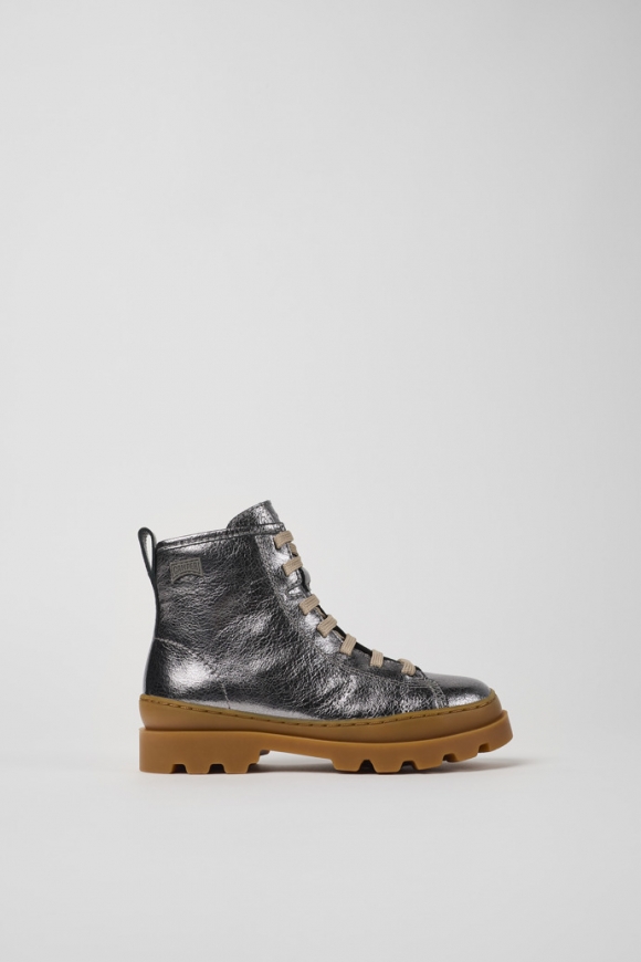 Neu Eingetroffen Camper Brutus - Silberne Lederstiefel für Kinder. Neu Eingetroffen Camper Brutus - Silberne Lederstiefel für Kinder.
