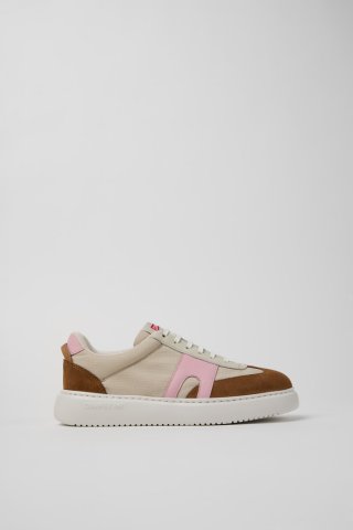 Neu Eingetroffen Camper Runner K21 - Mehrfarbiger Damensneaker aus Textil und Nubukleder. Neu Eingetroffen Camper Runner K21 - Mehrfarbiger Damensneaker aus Textil und Nubukleder.
