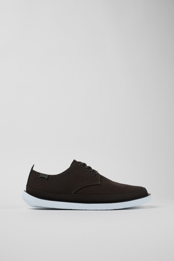 Neu Eingetroffen Camper Wagon - Grauer Herrenschnürschuh aus Textil/Nubukleder Neu Eingetroffen Camper Wagon - Grauer Herrenschnürschuh aus Textil/Nubukleder