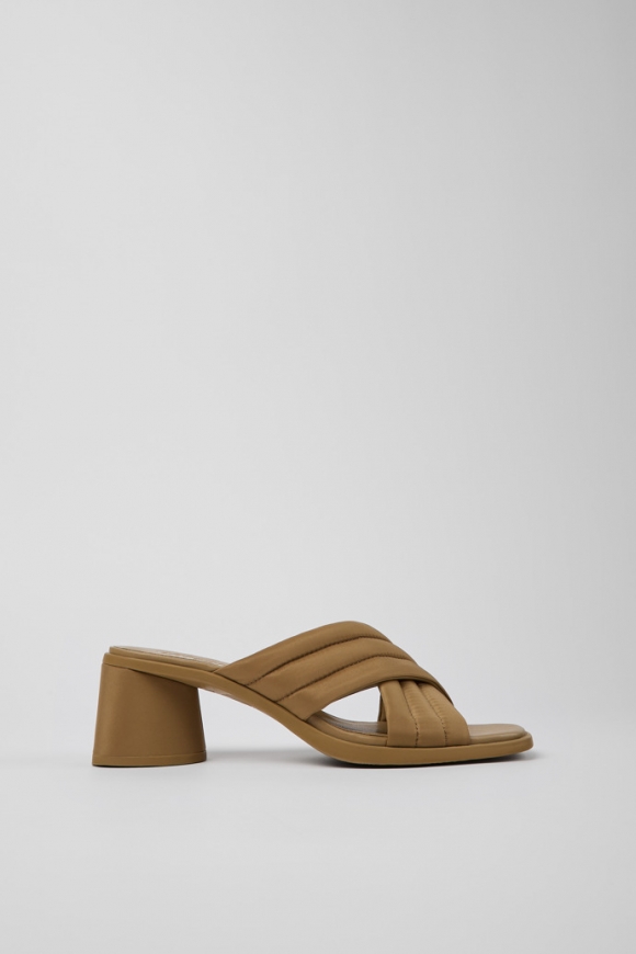 Neu Eingetroffen Camper Kiara - Braune Damensandalen aus Textil mit Kreuzriemen Neu Eingetroffen Camper Kiara - Braune Damensandalen aus Textil mit Kreuzriemen