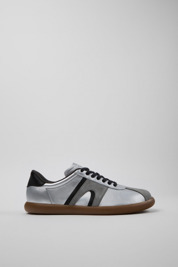 Neu Eingetroffen Camper Pelotas Soller - Silbergraue Ledersneaker und Nubukledersneaker für Herren.