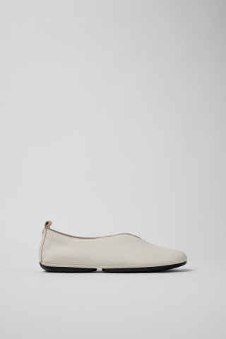 Neu Eingetroffen Camper Right Nina - Weißer Lederschuh für Damen. Neu Eingetroffen Camper Right Nina - Weißer Lederschuh für Damen.