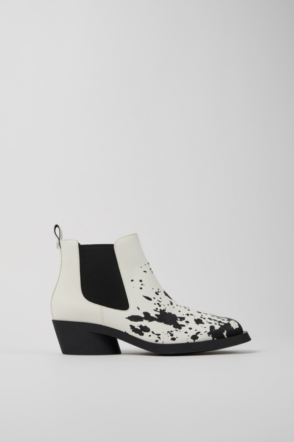 Neu Eingetroffen Camper Bonnie - Damenstiefelette aus Leder in Weiß und Schwarz Neu Eingetroffen Camper Bonnie - Damenstiefelette aus Leder in Weiß und Schwarz