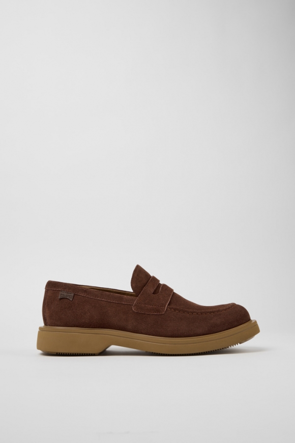 Neu Eingetroffen Camper Norman - Brauner Herrenschuh aus Veloursleder. Neu Eingetroffen Camper Norman - Brauner Herrenschuh aus Veloursleder.