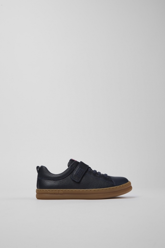 Neu Eingetroffen Camper Runner - Blauer Kindersneaker aus Leder und Textil.