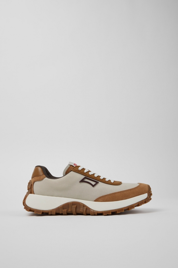 Neu Eingetroffen Camper Drift Trail - Graue Damensneaker aus Recycling-PET und Leder. Neu Eingetroffen Camper Drift Trail - Graue Damensneaker aus Recycling-PET und Leder.