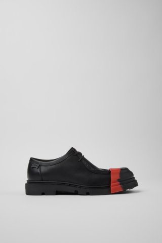 Neu Eingetroffen Camper Junction - Schwarzer Frauenschuh aus Leder.
