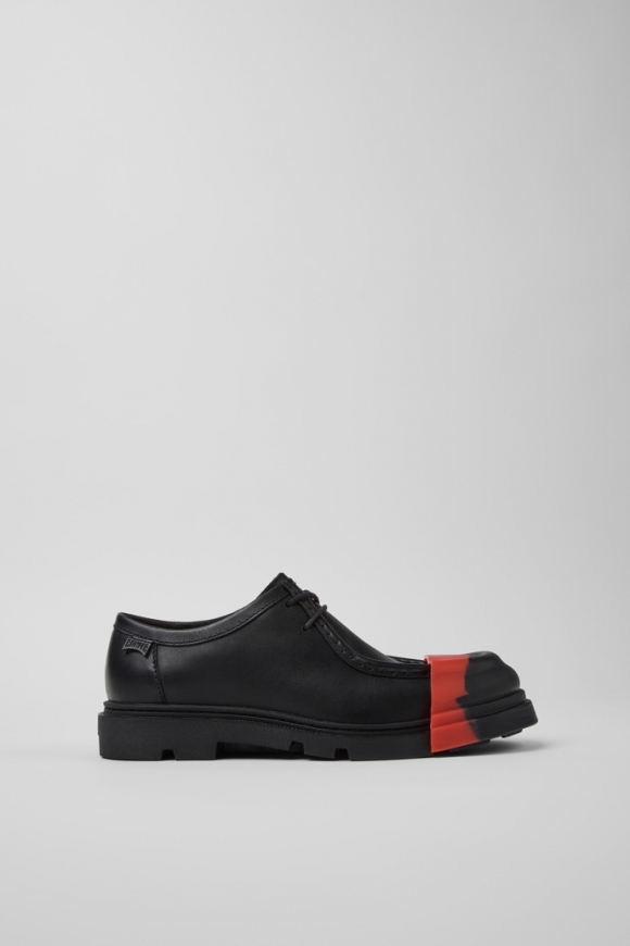 Neu Eingetroffen Camper Junction - Schwarzer Frauenschuh aus Leder. Neu Eingetroffen Camper Junction - Schwarzer Frauenschuh aus Leder.