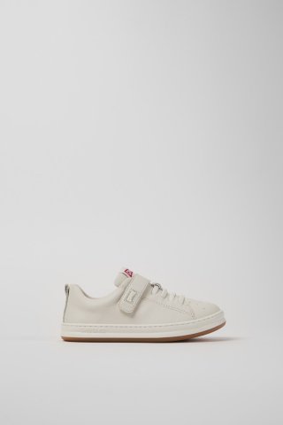 Neu Eingetroffen Camper Runner - Weiße Kindersneaker aus Leder. Neu Eingetroffen Camper Runner - Weiße Kindersneaker aus Leder.