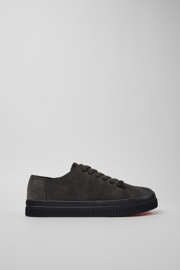 Neu Eingetroffen Camper Peu Roda - Grauer Herrensneaker aus Nubukleder. Neu Eingetroffen Camper Peu Roda - Grauer Herrensneaker aus Nubukleder.