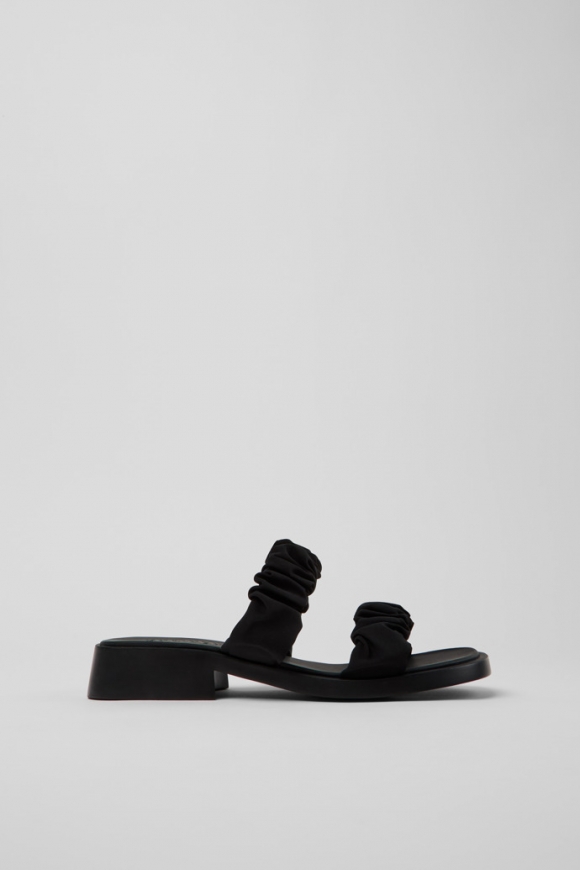 Neu Eingetroffen Camper Dana - Schwarze Sandalen aus recyceltem PET für Damen. Neu Eingetroffen Camper Dana - Schwarze Sandalen aus recyceltem PET für Damen.
