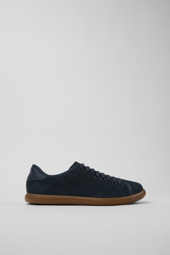 Neu Eingetroffen Camper Pelotas Soller - Blauer Herrensneaker aus Nubukleder und Leder. Neu Eingetroffen Camper Pelotas Soller - Blauer Herrensneaker aus Nubukleder und Leder.