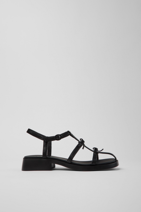 Neu Eingetroffen Camper Dana - Schwarze Ledersandale für Damen. Neu Eingetroffen Camper Dana - Schwarze Ledersandale für Damen.