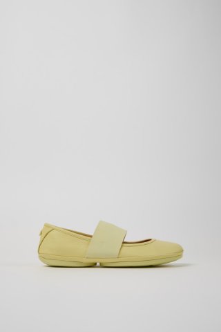 Neu Eingetroffen Camper Right - Gelber Lederballerina für Damen.