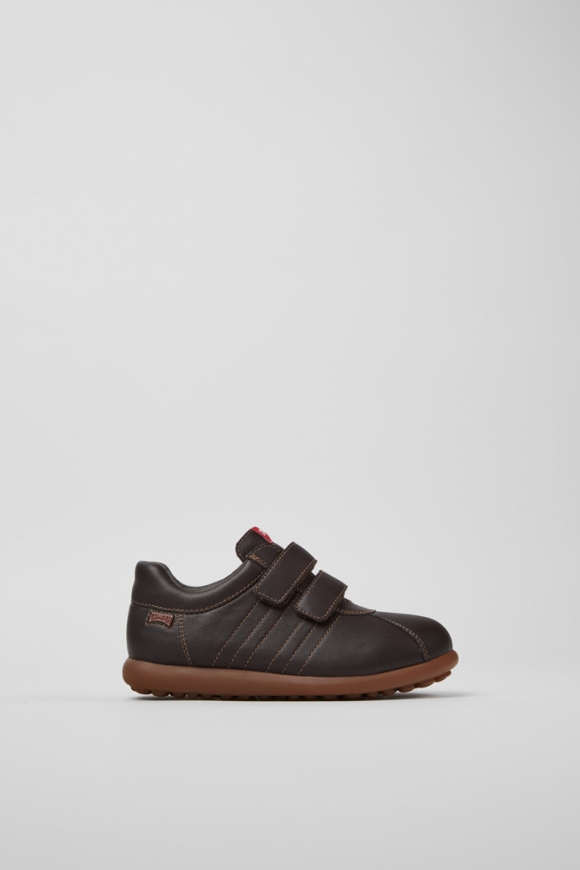 Neu Eingetroffen Camper Pelotas - Brauner Kinderschuh aus Leder und Textil. Neu Eingetroffen Camper Pelotas - Brauner Kinderschuh aus Leder und Textil.