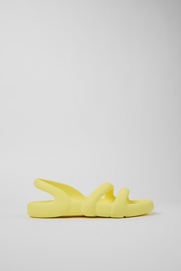 Neu Eingetroffen Camper Kobarah Flat - Gelbe Unisex-Sandale Neu Eingetroffen Camper Kobarah Flat - Gelbe Unisex-Sandale
