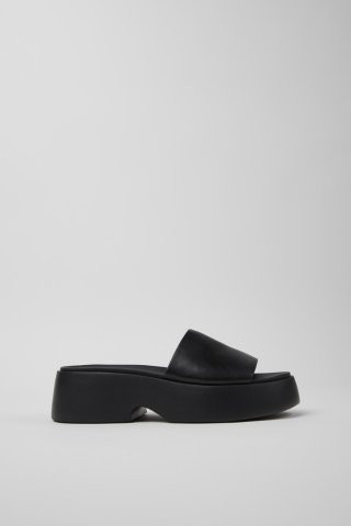 Neu Eingetroffen Camper Tasha - Schwarze Ledersandale für Damen. Neu Eingetroffen Camper Tasha - Schwarze Ledersandale für Damen.