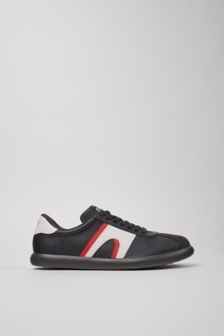 Neu Eingetroffen Camper Pelotas Soller - Mehrfarbiger Herrensneaker aus Leder und Nubukleder. Neu Eingetroffen Camper Pelotas Soller - Mehrfarbiger Herrensneaker aus Leder und Nubukleder.