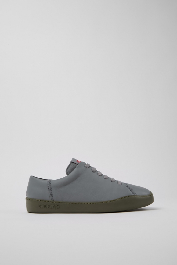 Neu Eingetroffen Camper Peu Touring - Grauer Ledersneaker für Herren. Neu Eingetroffen Camper Peu Touring - Grauer Ledersneaker für Herren.