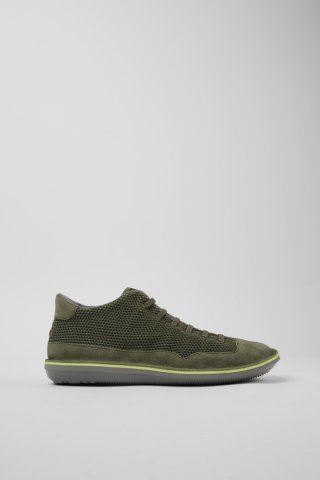 Neu Eingetroffen Camper Beetle - Grüne Herrenstiefeletten aus TENCEL™ Nubukleder. Neu Eingetroffen Camper Beetle - Grüne Herrenstiefeletten aus TENCEL™ Nubukleder.