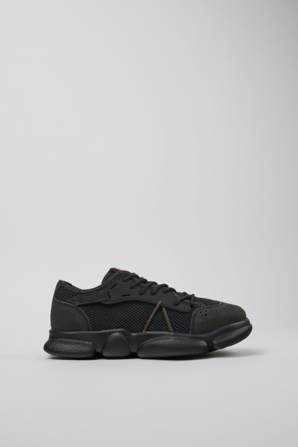 Neu Eingetroffen Camper Karst Sorona® - Grauer und schwarzer Damensneaker aus Textil Neu Eingetroffen Camper Karst Sorona® - Grauer und schwarzer Damensneaker aus Textil