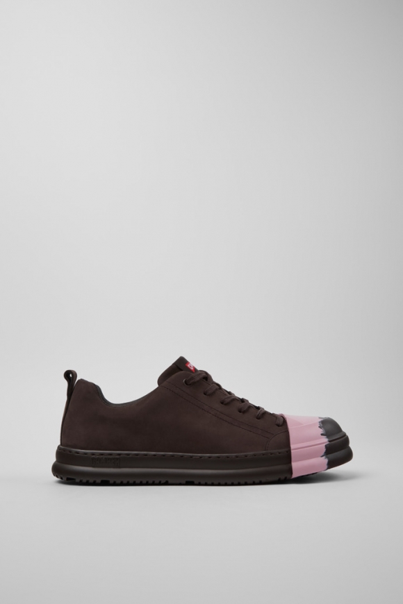 Neu Eingetroffen Camper Junction Runner - Brauner Herrensneaker aus Nubukleder. Neu Eingetroffen Camper Junction Runner - Brauner Herrensneaker aus Nubukleder.
