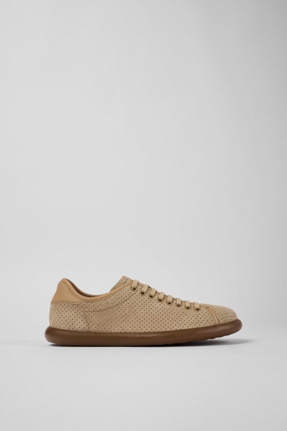 Neu Eingetroffen Camper Pelotas Soller - Beige Sneaker aus Nubukleder und Leder für Damen. Neu Eingetroffen Camper Pelotas Soller - Beige Sneaker aus Nubukleder und Leder für Damen.