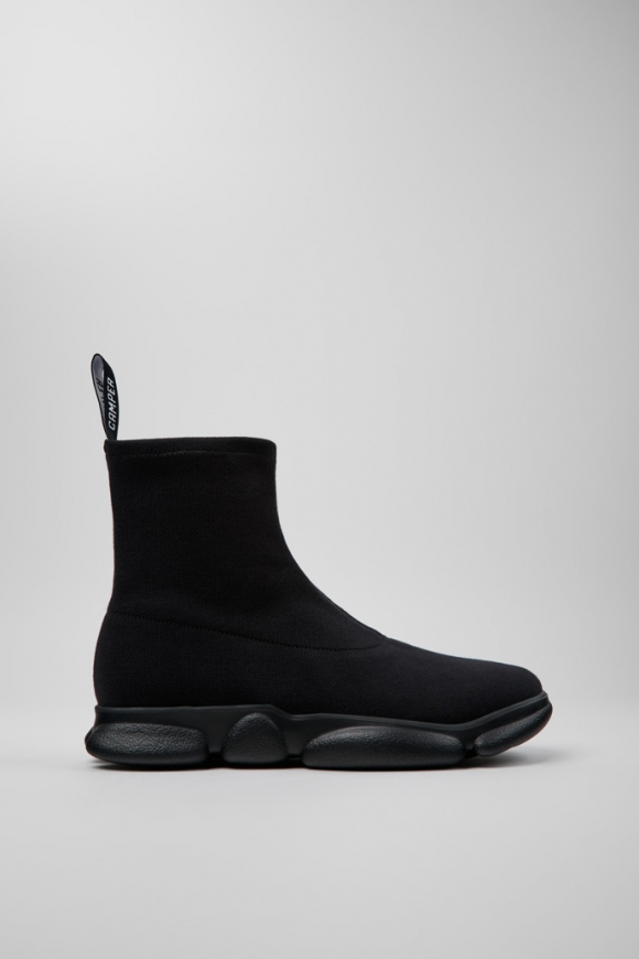 Neu Eingetroffen Camper Karst - Schwarzer Mid-Boot aus TENCEL™ Lyocell™ und recyceltem PET für Herren. Neu Eingetroffen Camper Karst - Schwarzer Mid-Boot aus TENCEL™ Lyocell™ und recyceltem PET für Herren.