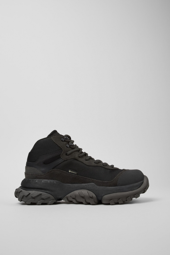 Neu Eingetroffen Camper Karst Trek GORE-TEX - Mehrfarbige Herrenstiefelette aus Textil und Nubukleder. Neu Eingetroffen Camper Karst Trek GORE-TEX - Mehrfarbige Herrenstiefelette aus Textil und Nubukleder.