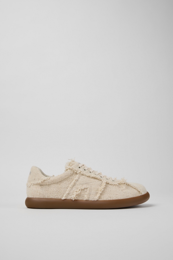 Neu Eingetroffen Camper Pelotas Soller - Beiger Herrensneaker aus Bio-Baumwolle. Neu Eingetroffen Camper Pelotas Soller - Beiger Herrensneaker aus Bio-Baumwolle.