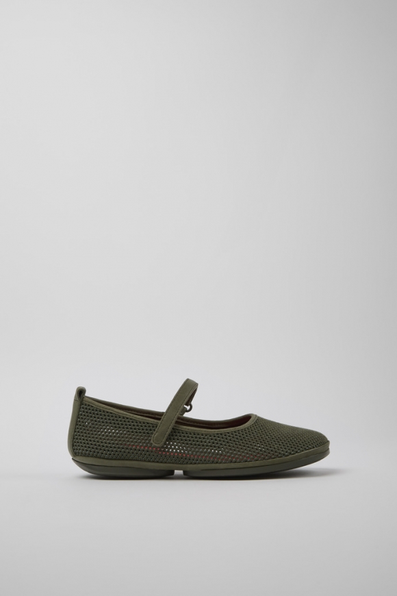 Neu Eingetroffen Camper Right - Grüne Mokassins aus TENCEL Lyocell und Leder für Damen. Neu Eingetroffen Camper Right - Grüne Mokassins aus TENCEL Lyocell und Leder für Damen.