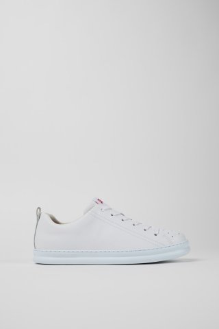 Neu Eingetroffen Camper Runner - Weißer Herrensneaker aus Leder. Neu Eingetroffen Camper Runner - Weißer Herrensneaker aus Leder.