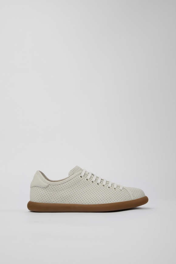 Neu Eingetroffen Camper Pelotas Soller - Weiße Ledersneaker für Damen. Neu Eingetroffen Camper Pelotas Soller - Weiße Ledersneaker für Damen.