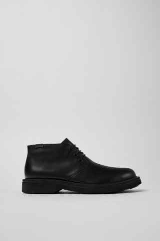 Neu Eingetroffen Camper Norman - Schwarze Herrenstiefelette aus Leder. Neu Eingetroffen Camper Norman - Schwarze Herrenstiefelette aus Leder.