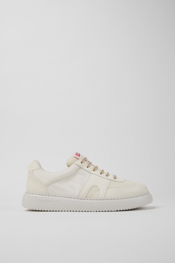 Neu Eingetroffen Camper Runner K21 Sorona® - Weißer Herrensneaker aus Textil Neu Eingetroffen Camper Runner K21 Sorona® - Weißer Herrensneaker aus Textil