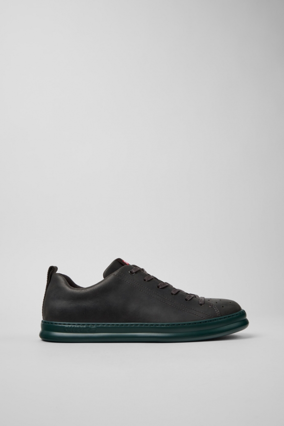 Neu Eingetroffen Camper Runner - Grauer Herrensneaker aus Nubukleder.