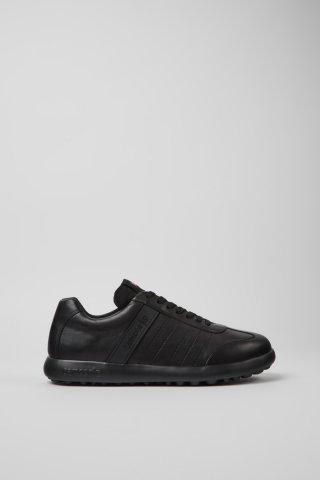 Neu Eingetroffen Camper Pelotas XLF - Schwarzer Herrensneaker aus Leder. Neu Eingetroffen Camper Pelotas XLF - Schwarzer Herrensneaker aus Leder.