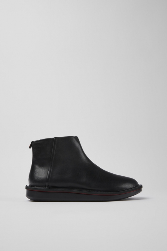 Neu Eingetroffen Camper Formiga - Schwarze Lederstiefelette für Damen. Neu Eingetroffen Camper Formiga - Schwarze Lederstiefelette für Damen.