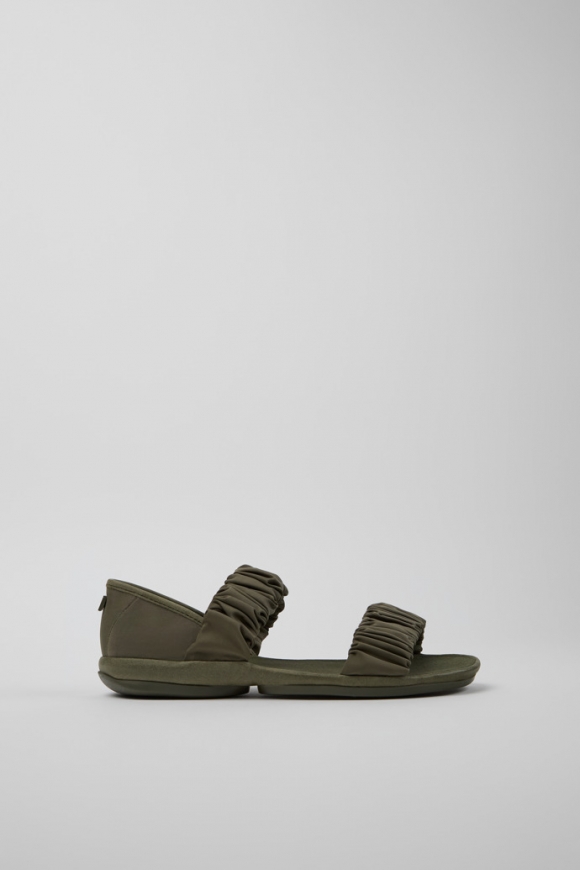 Neu Eingetroffen Camper Right - Grüne Sandalen aus recyceltem PET und Leder für Damen. Neu Eingetroffen Camper Right - Grüne Sandalen aus recyceltem PET und Leder für Damen.