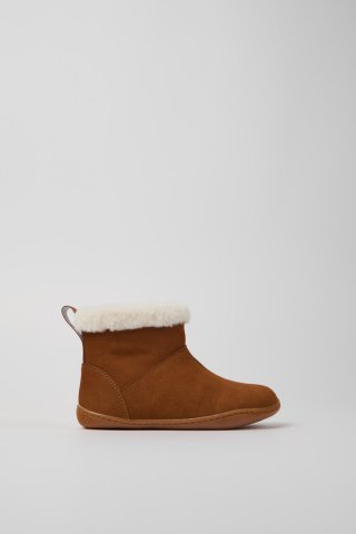 Neu Eingetroffen Camper Peu - Braune Kinderstiefelette aus Nubukleder. Neu Eingetroffen Camper Peu - Braune Kinderstiefelette aus Nubukleder.