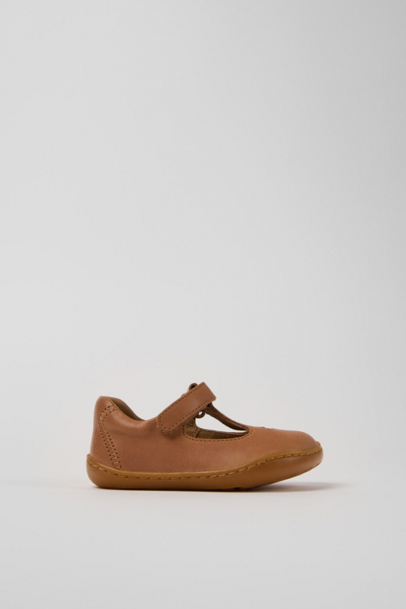 Neu Eingetroffen Camper Twins - Nudefarbene Kinderschuhe aus Leder. Neu Eingetroffen Camper Twins - Nudefarbene Kinderschuhe aus Leder.
