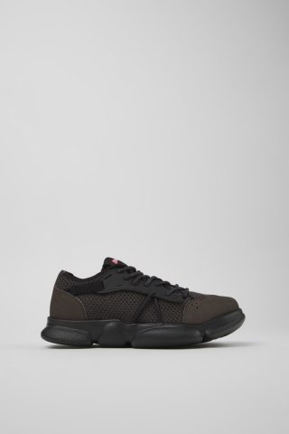 Neu Eingetroffen Camper Karst - Graue und schwarze Damensneaker aus TENCEL™ und MIRIUM® Neu Eingetroffen Camper Karst - Graue und schwarze Damensneaker aus TENCEL™ und MIRIUM®