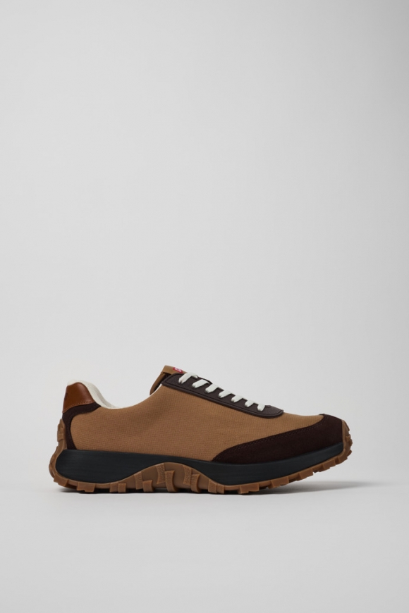 Neu Eingetroffen Camper Drift Trail VIBRAM - Brauner Herrensneaker aus Textil/Nubukleder Neu Eingetroffen Camper Drift Trail VIBRAM - Brauner Herrensneaker aus Textil/Nubukleder