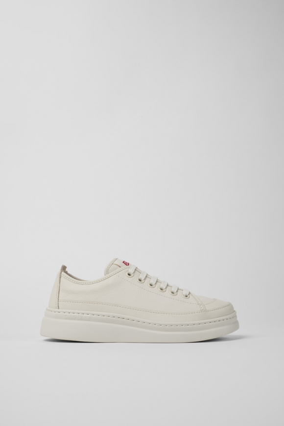 Neu Eingetroffen Camper Runner Up - Weißer Damensneaker aus Leder. Neu Eingetroffen Camper Runner Up - Weißer Damensneaker aus Leder.