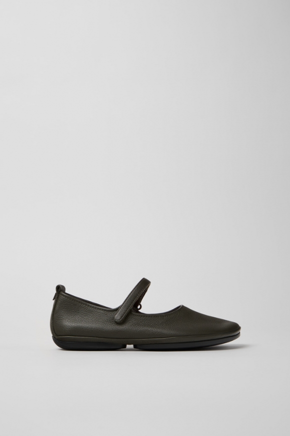 Neu Eingetroffen Camper Right Nina - Grüner Lederschuh für Damen. Neu Eingetroffen Camper Right Nina - Grüner Lederschuh für Damen.