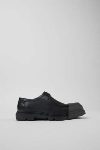 Neu Eingetroffen Camper Junction - Schwarzer Frauenschuh aus Leder. Neu Eingetroffen Camper Junction - Schwarzer Frauenschuh aus Leder.